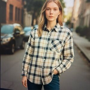 Sanctuary Plaid Button Down Long Sleeve Shirt in Black, White, & Tan
Women’s 1X